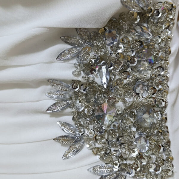 Detalle de vestido en alquiler